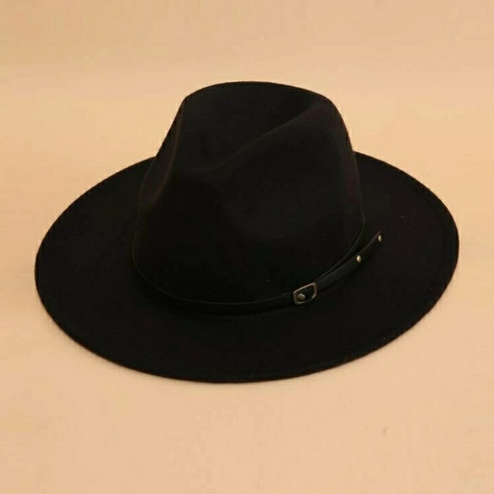 Wide brim hat